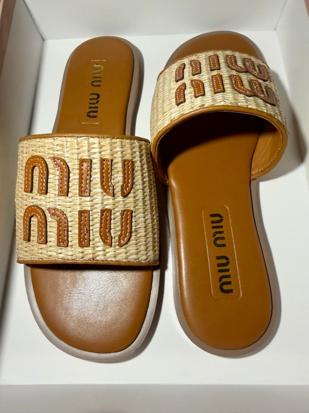 Miu Miu Tan Raffia Logo Slide Sandals. Size US 7 EUR 38 - Picture 4 of 6